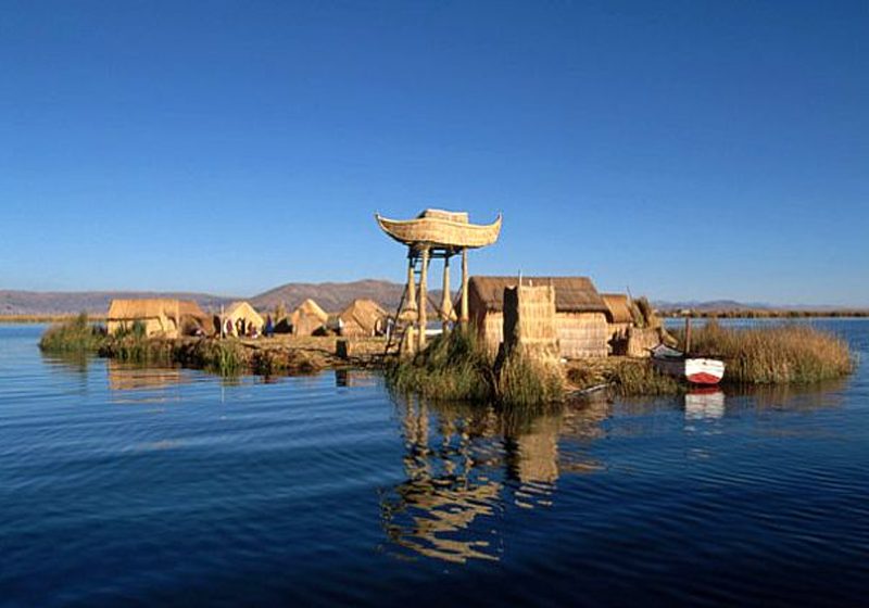 Islas flotantes de los Uros caminoincasalkantay.com